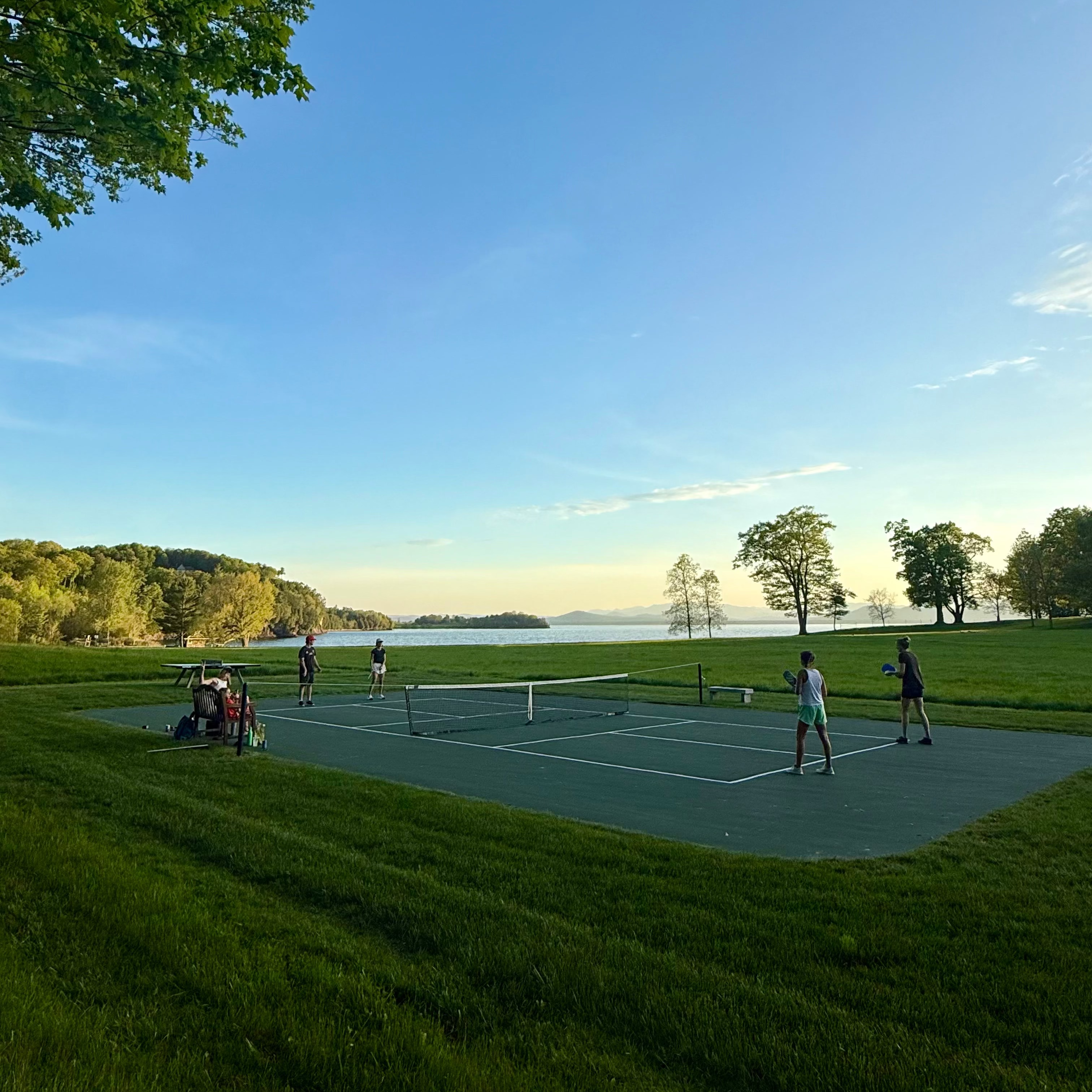 JUNE 20TH | 10AM - 2PM | PICKLEBALL, MIMOSAS & BEADING | BRIAR LOOP CO. BAGS